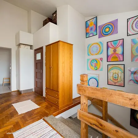 아파트 Marymont With Mezzanine By Bookinghost