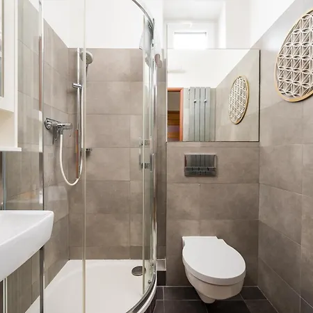 아파트 Marymont With Mezzanine By Bookinghost