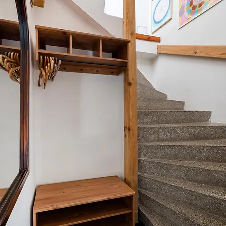 아파트 Marymont With Mezzanine By Bookinghost *